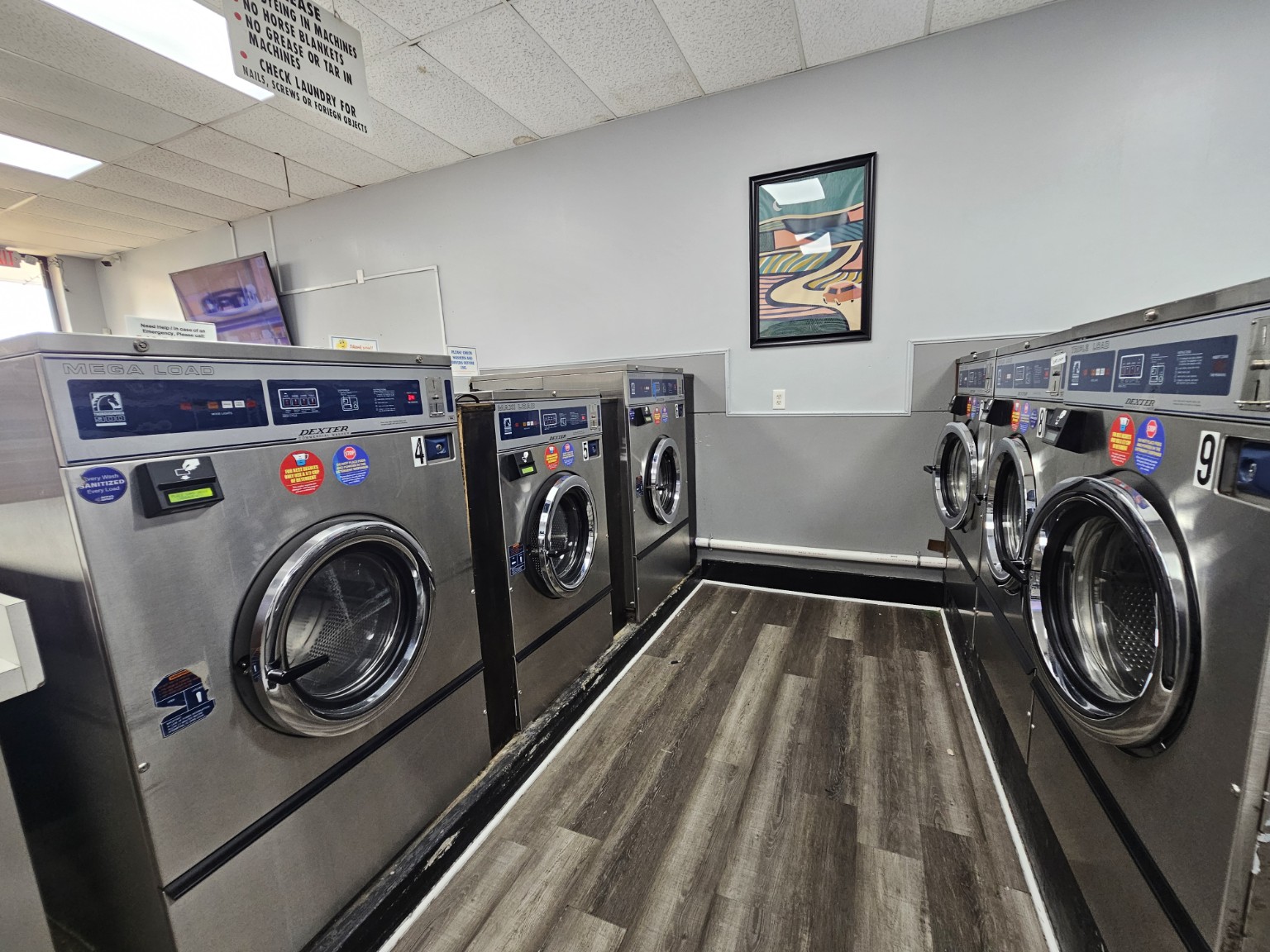Laundry Cafe commercial washers